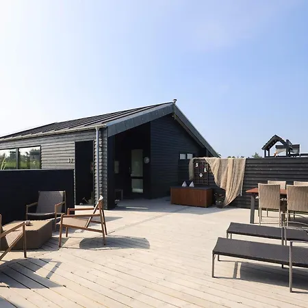 5 Star In Hirtshals-by Traum *